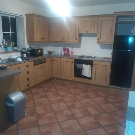Pansiyon Double With Shared Bathroom And Bath Available For One Adult Guest